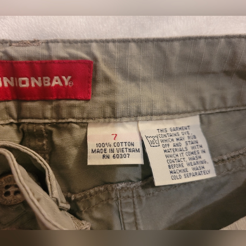 Junior's Union Bay Cargo Capris 7 - Picture 4 of 4